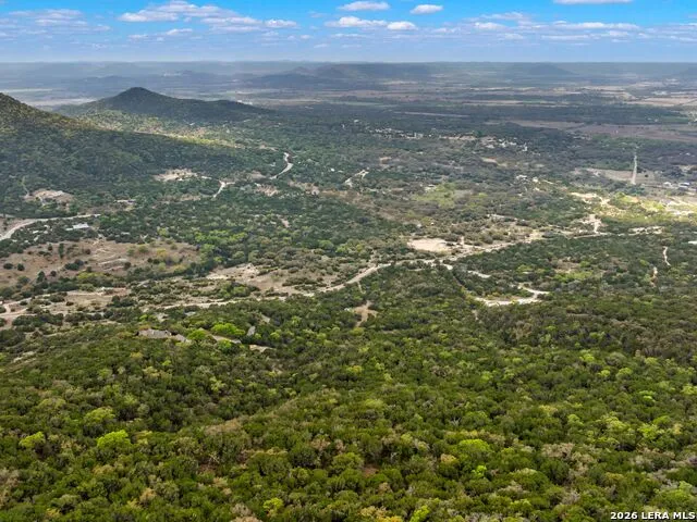 2717 B & R Rd Utopia, TX 78884