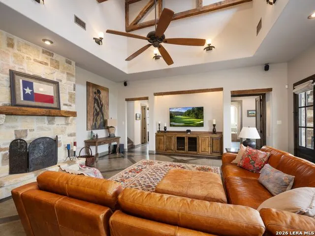 2601 B AND R RD Utopia, TX 78884