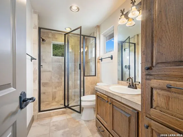 2601 B AND R RD Utopia, TX 78884