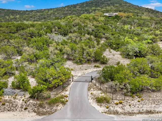 2601 B AND R RD Utopia, TX 78884