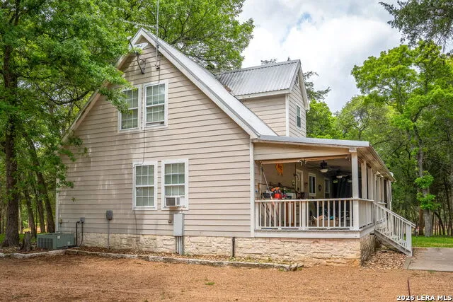 1055 BEECH CREST DR New Ulm, TX 78950