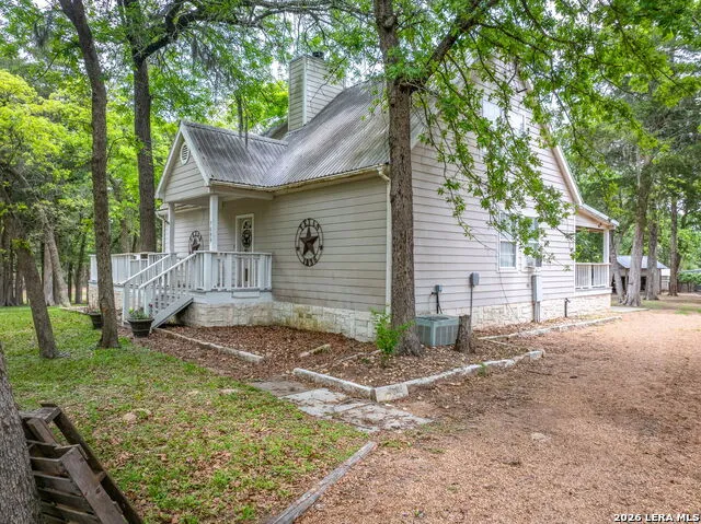 1055 BEECH CREST DR New Ulm, TX 78950