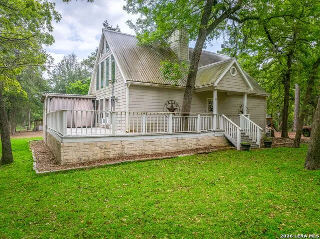 1055 BEECH CREST DR New Ulm, TX 78950