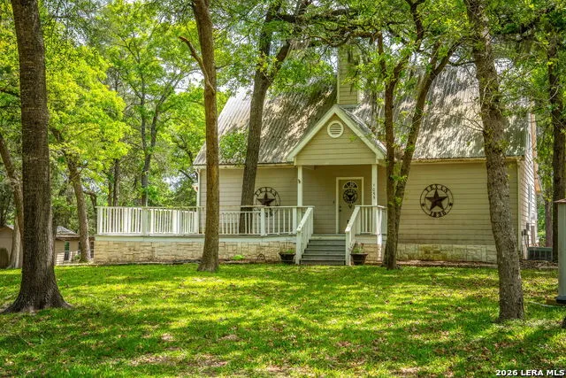 1055 BEECH CREST DR New Ulm, TX 78950