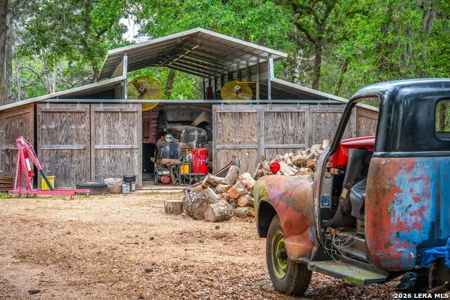 1055 BEECH CREST DR New Ulm, TX 78950
