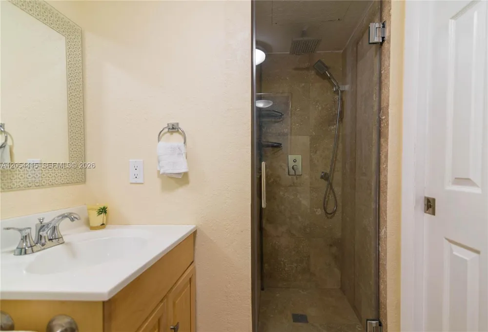 87200 Overseas Hwy #E4 Plantation Key, FL 33036