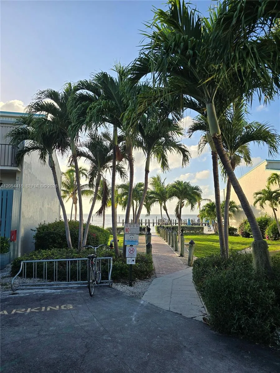 87200 Overseas Hwy #E4 Plantation Key, FL 33036