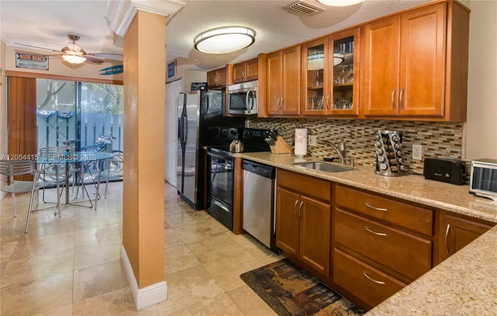 87200 Overseas Hwy #E4 Plantation Key, FL 33036