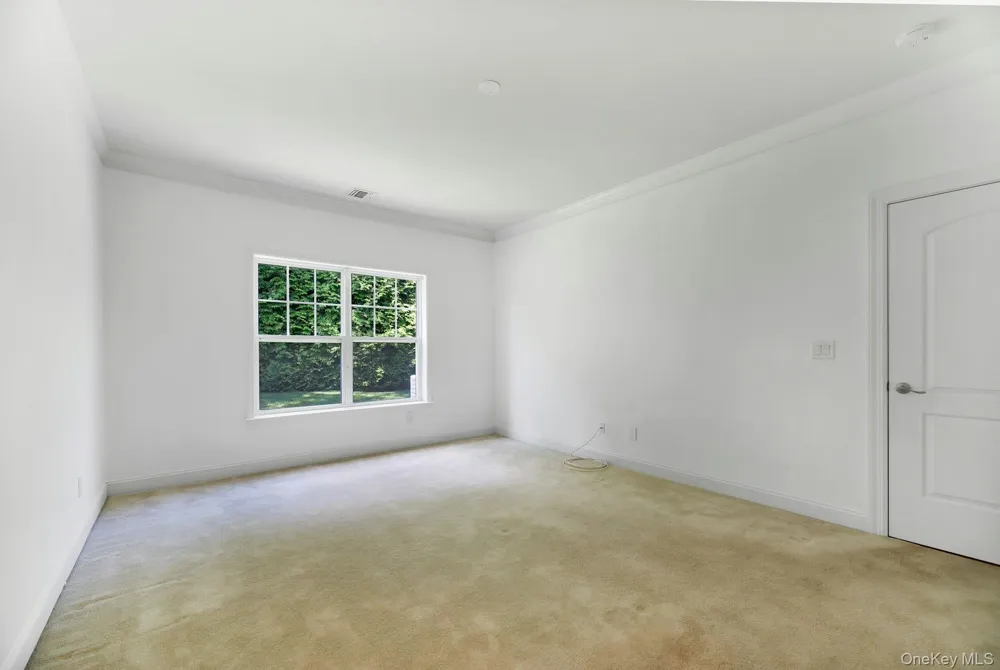159 Stoneleigh Drive Riverhead, NY 11901