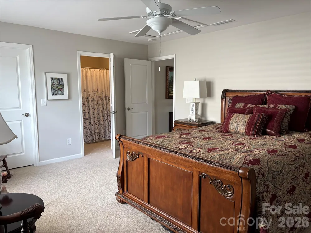 5064 Stonehill Lane Matthews, NC 28104