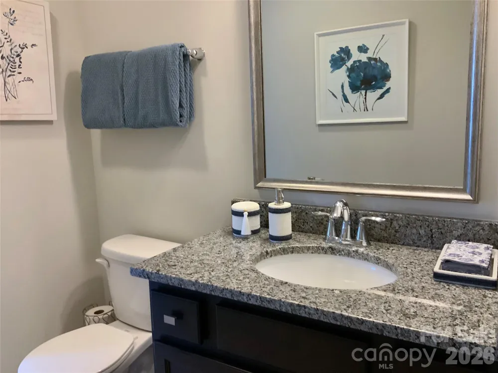 5064 Stonehill Lane Matthews, NC 28104