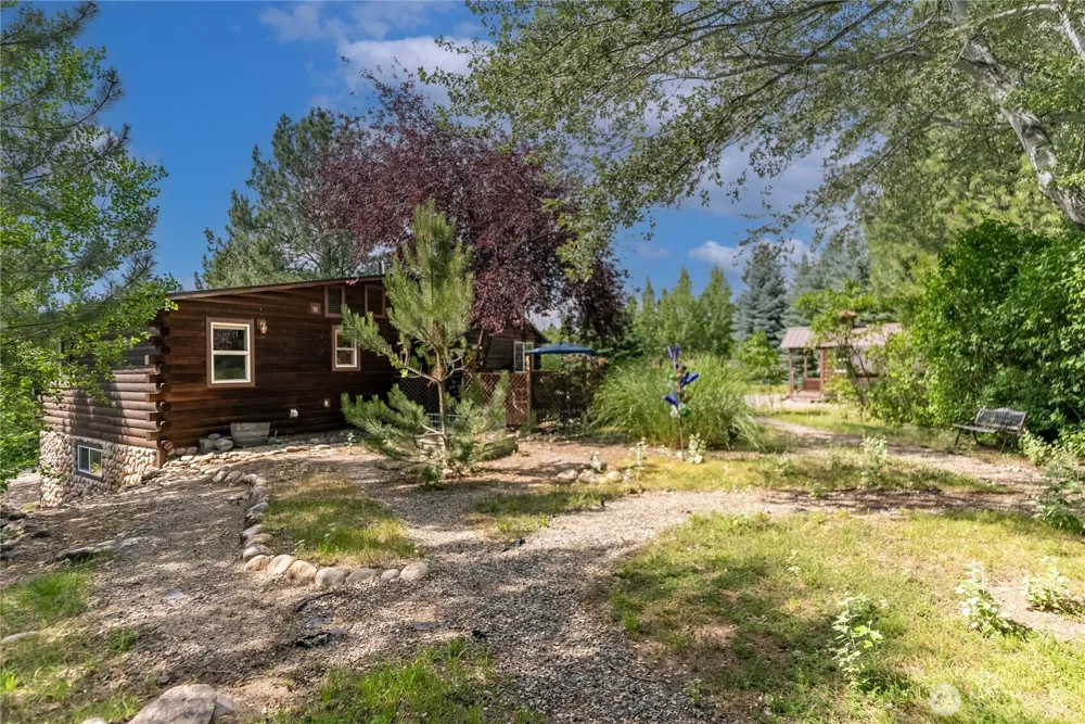 14 Apple Way Winthrop, WA 98862
