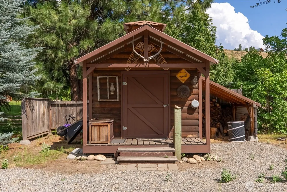 14 Apple Way Winthrop, WA 98862