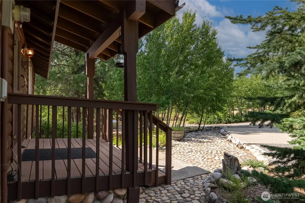 14 Apple Way Winthrop, WA 98862