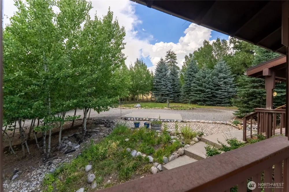 14 Apple Way Winthrop, WA 98862