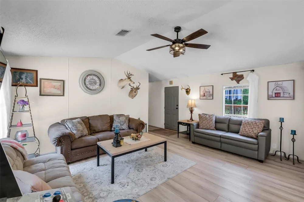 2980 S Ih 10 Weimar, TX 78962