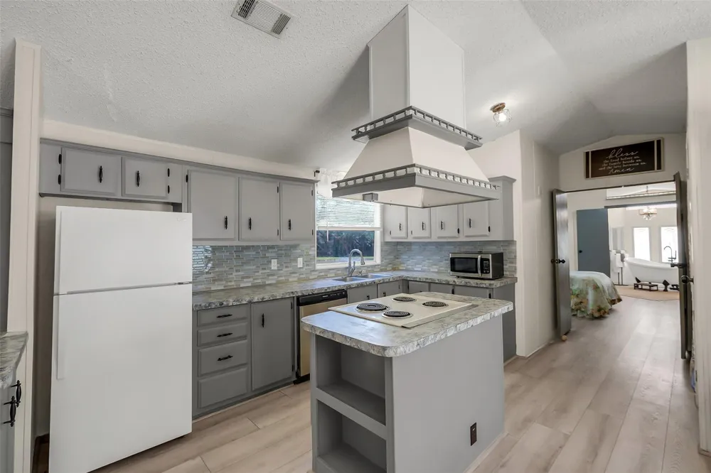 2980 S Ih 10 Weimar, TX 78962