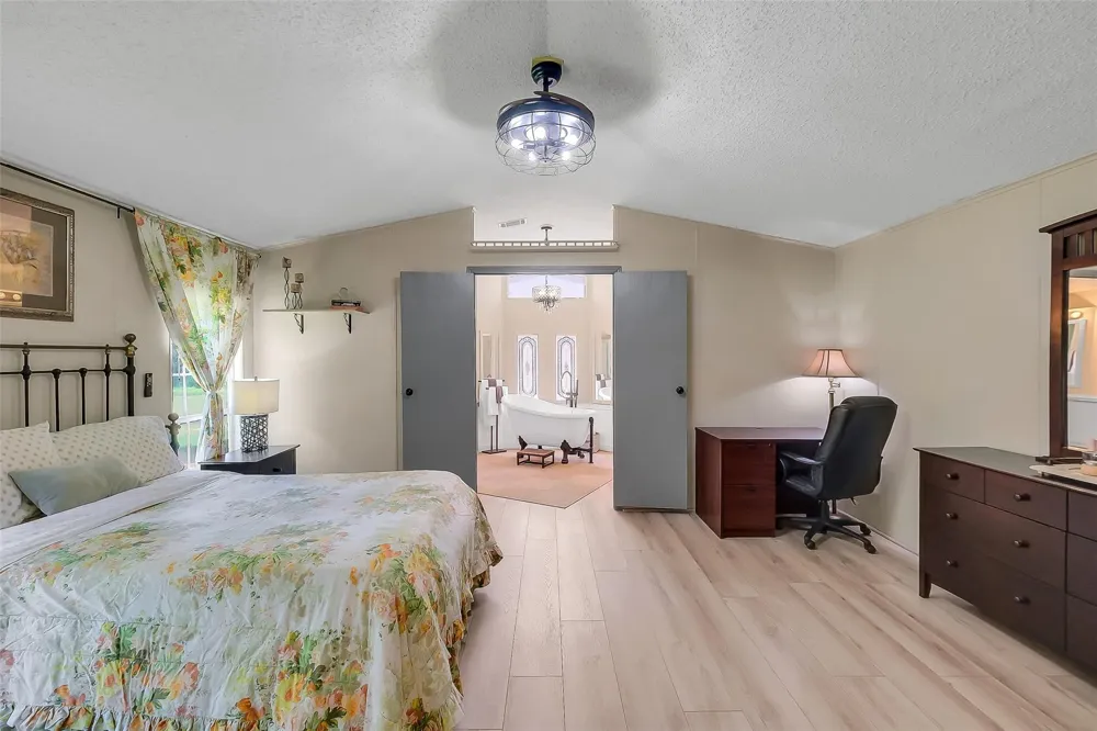 2980 S Ih 10 Weimar, TX 78962
