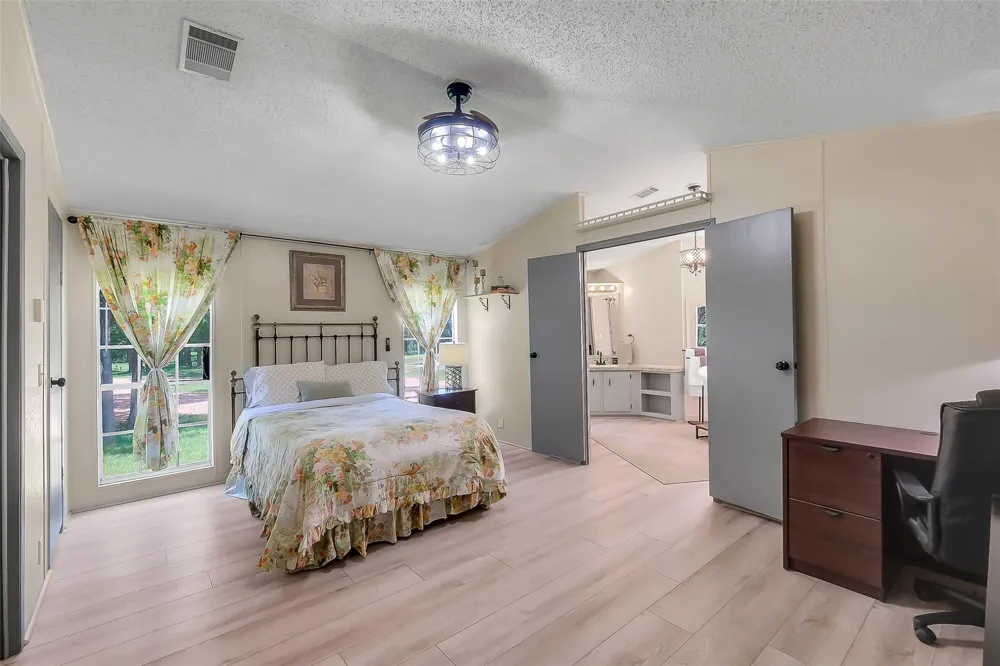 2980 S Ih 10 Weimar, TX 78962