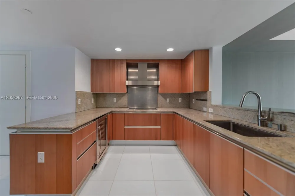 2627 S Bayshore Dr #604 Miami, FL 33133