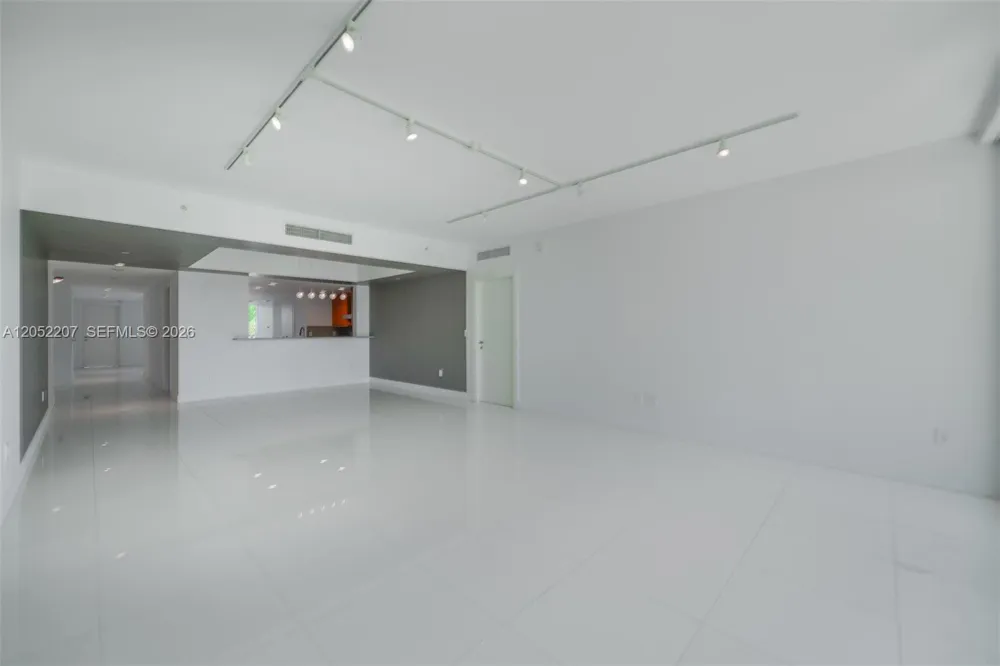 2627 S Bayshore Dr #604 Miami, FL 33133