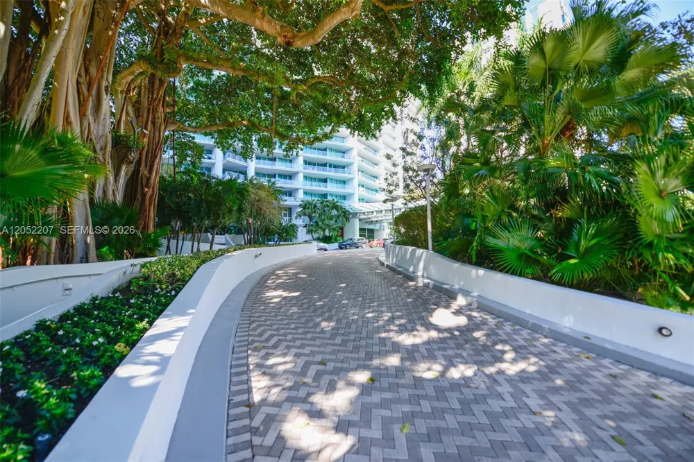 2627 S Bayshore Dr #604 Miami, FL 33133