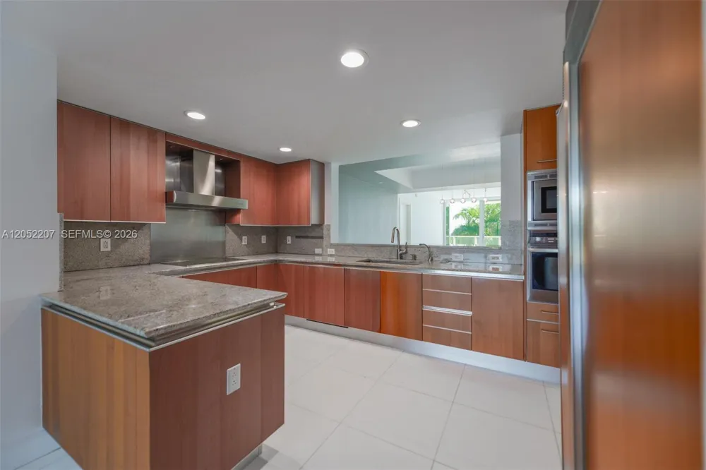 2627 S Bayshore Dr #604 Miami, FL 33133