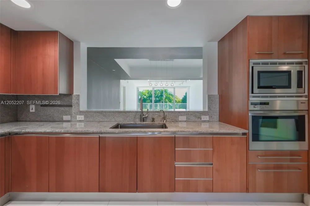 2627 S Bayshore Dr #604 Miami, FL 33133