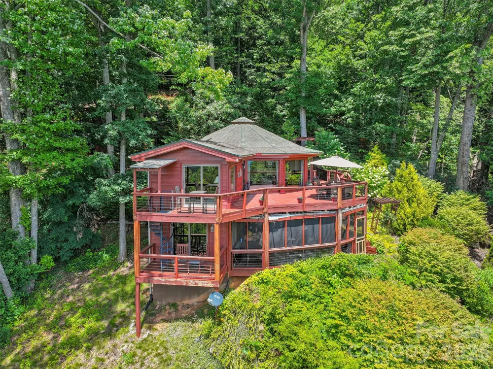 632 Dogwood Trail Waynesville, NC 28786