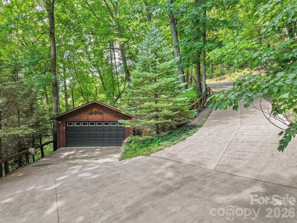 632 Dogwood Trail Waynesville, NC 28786