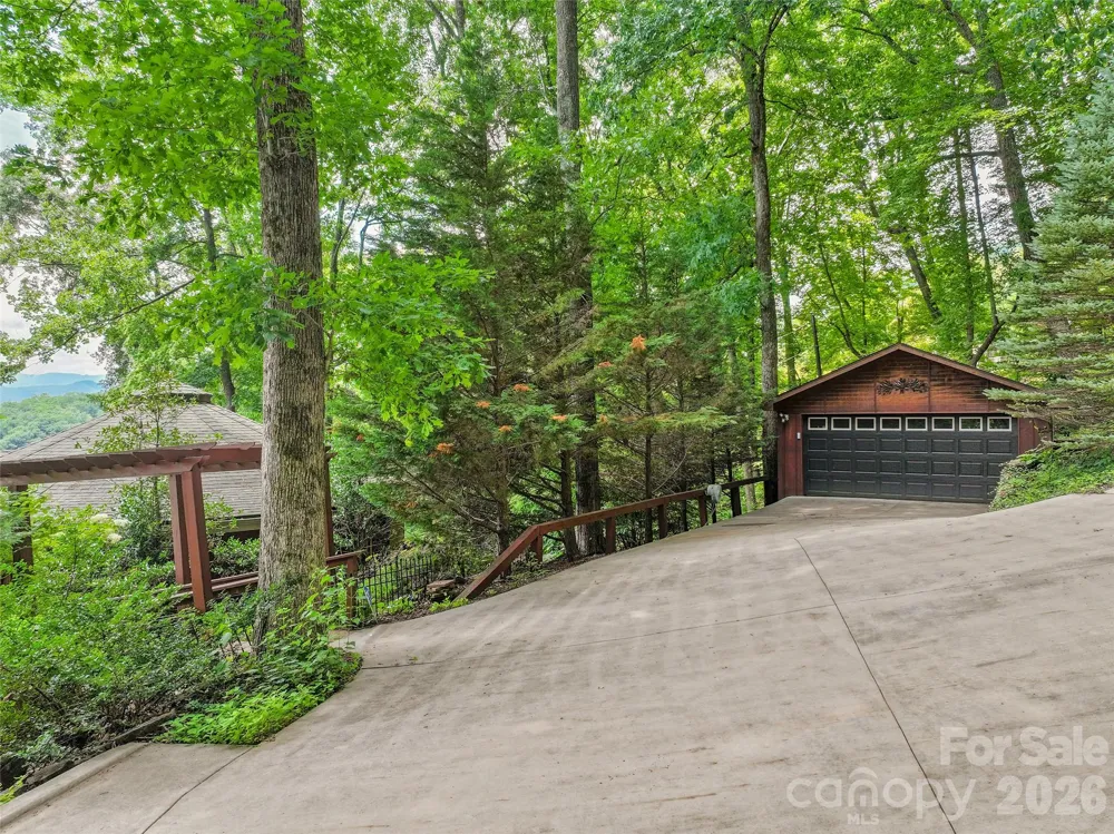 632 Dogwood Trail Waynesville, NC 28786