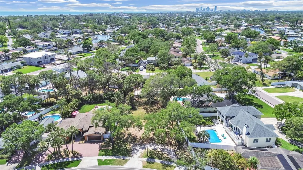 5438 BAYOU GRANDE BOULEVARD NE St Petersburg, FL 33703