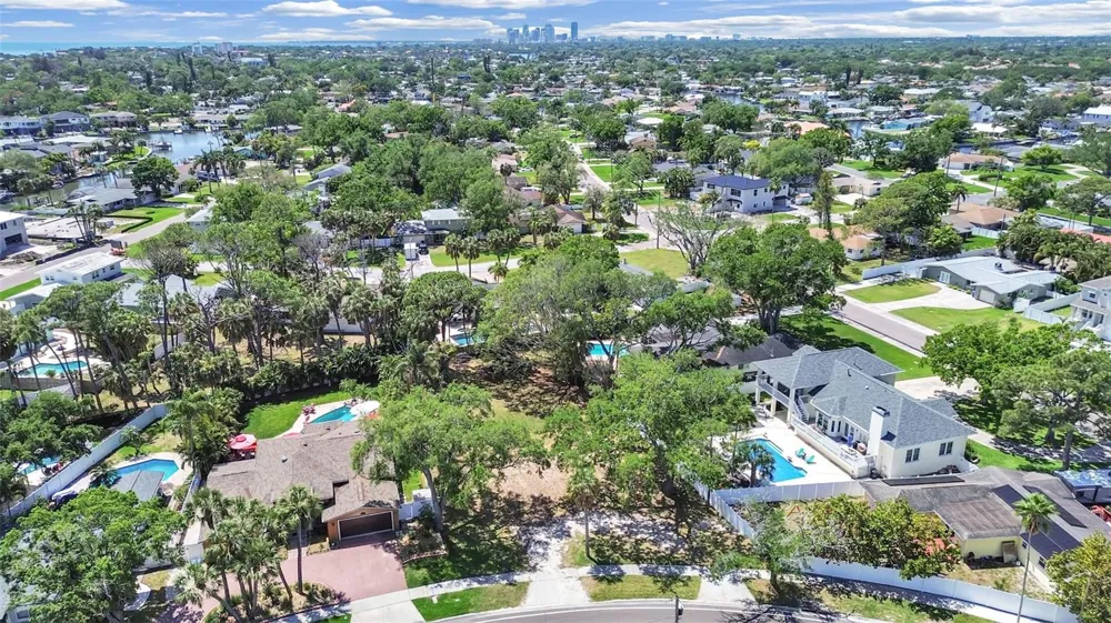 5438 BAYOU GRANDE BOULEVARD NE St Petersburg, FL 33703