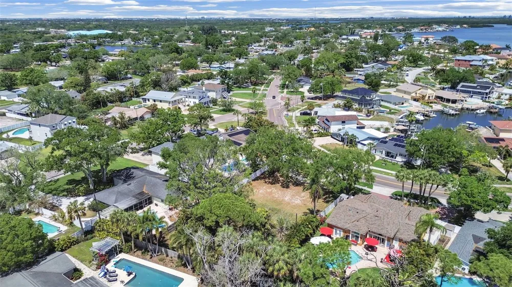 5438 BAYOU GRANDE BOULEVARD NE St Petersburg, FL 33703