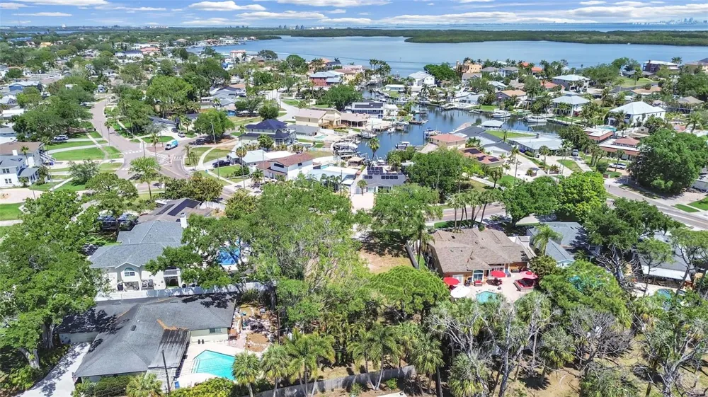5438 BAYOU GRANDE BOULEVARD NE St Petersburg, FL 33703