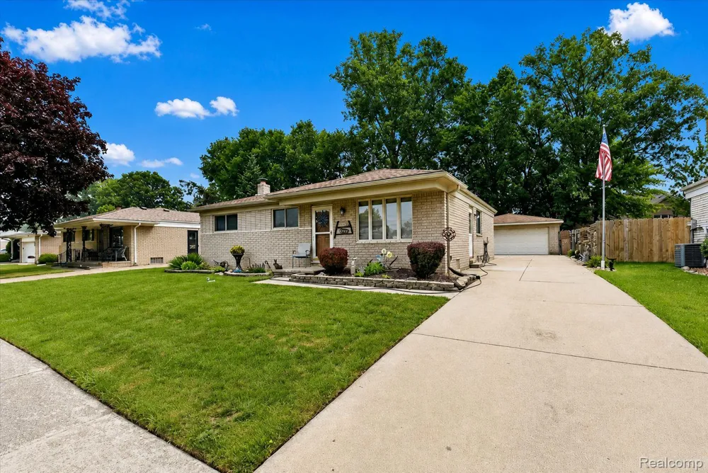 27241 Evelyn Avenue Brownstown Charter Township, MI 48183