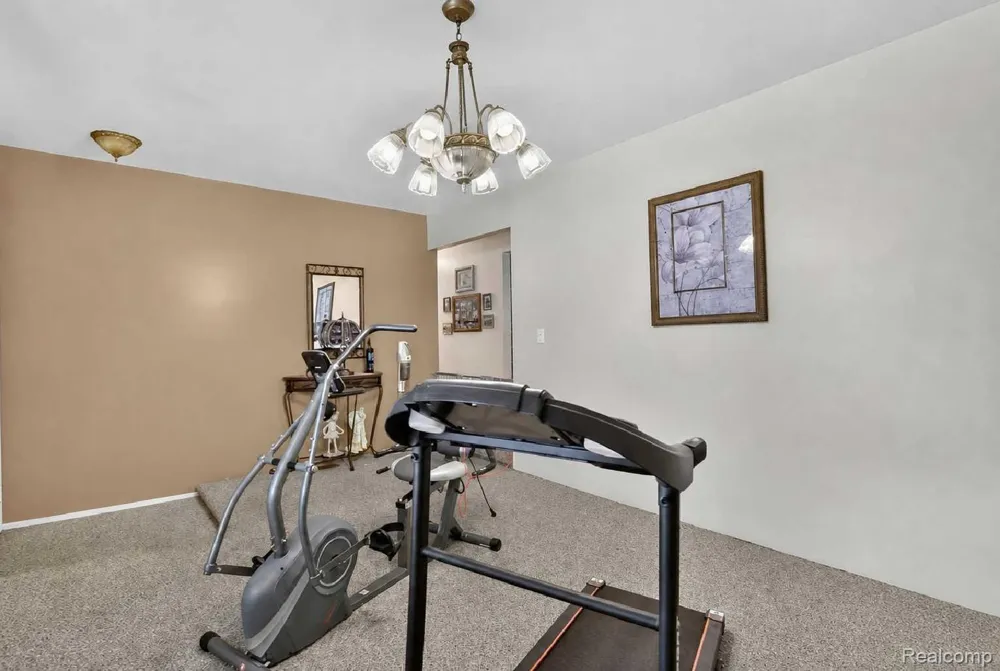 27241 Evelyn Avenue Brownstown Charter Township, MI 48183