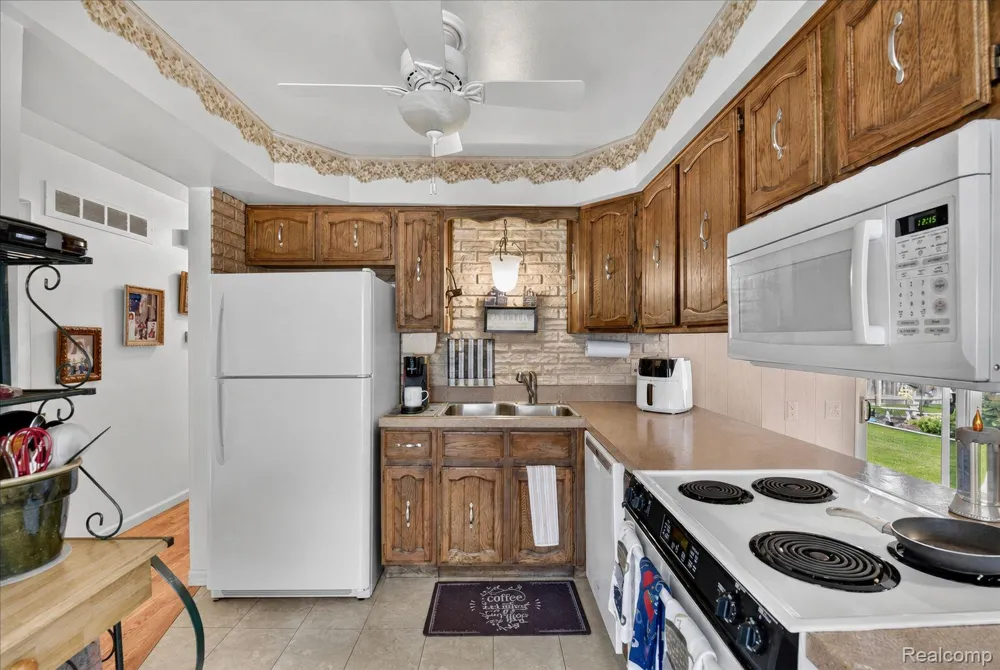 27241 Evelyn Avenue Brownstown Charter Township, MI 48183