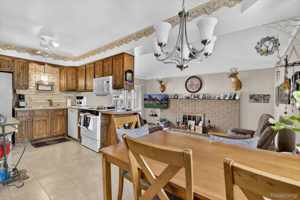27241 Evelyn Avenue Brownstown Charter Township, MI 48183