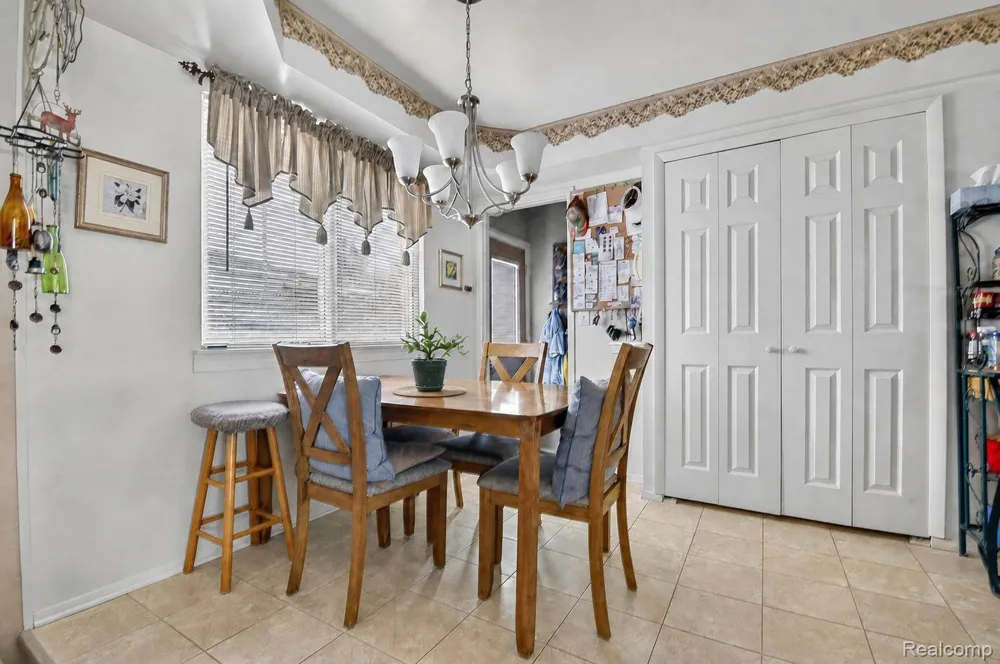 27241 Evelyn Avenue Brownstown Charter Township, MI 48183