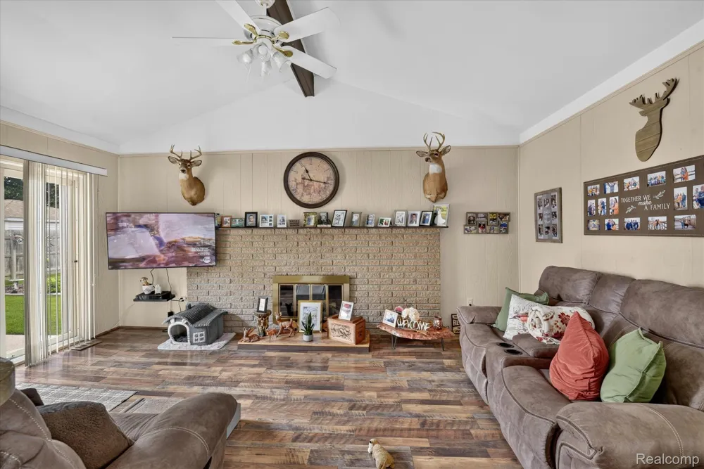 27241 Evelyn Avenue Brownstown Charter Township, MI 48183