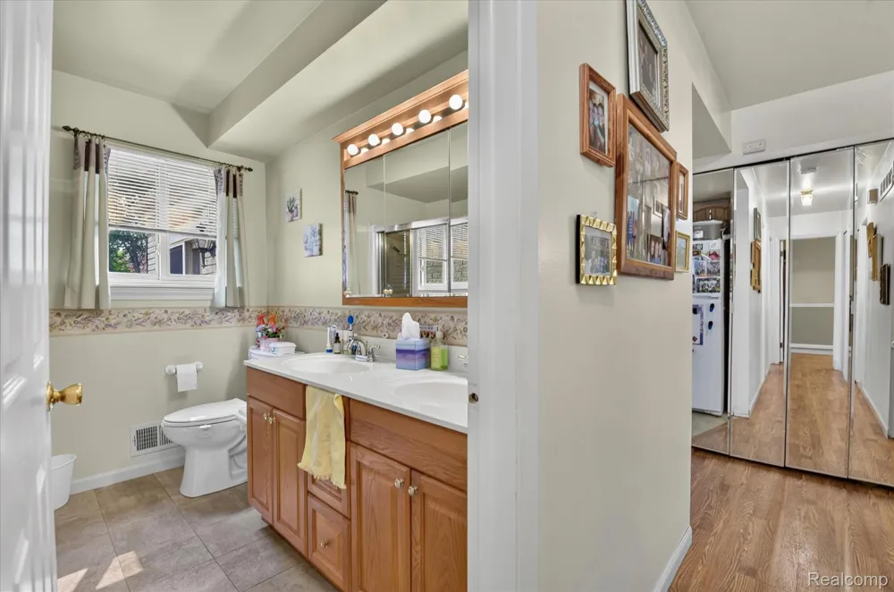 27241 Evelyn Avenue Brownstown Charter Township, MI 48183