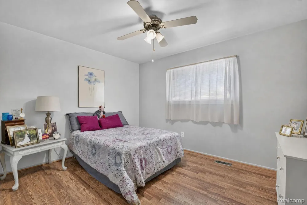 27241 Evelyn Avenue Brownstown Charter Township, MI 48183
