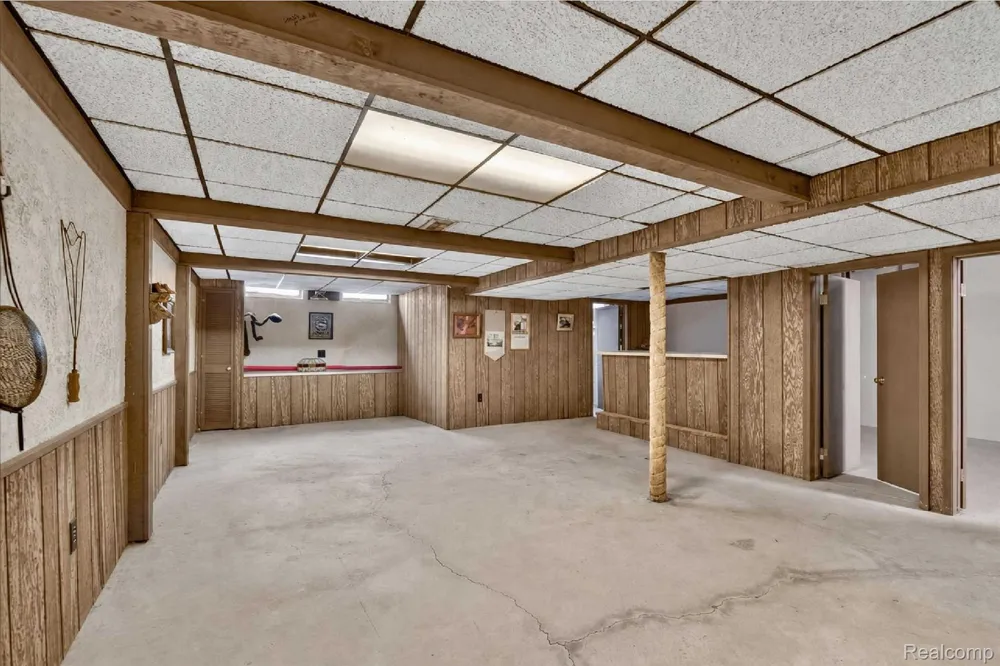 27241 Evelyn Avenue Brownstown Charter Township, MI 48183