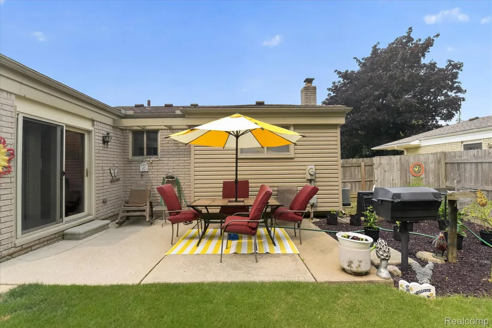 27241 Evelyn Avenue Brownstown Charter Township, MI 48183