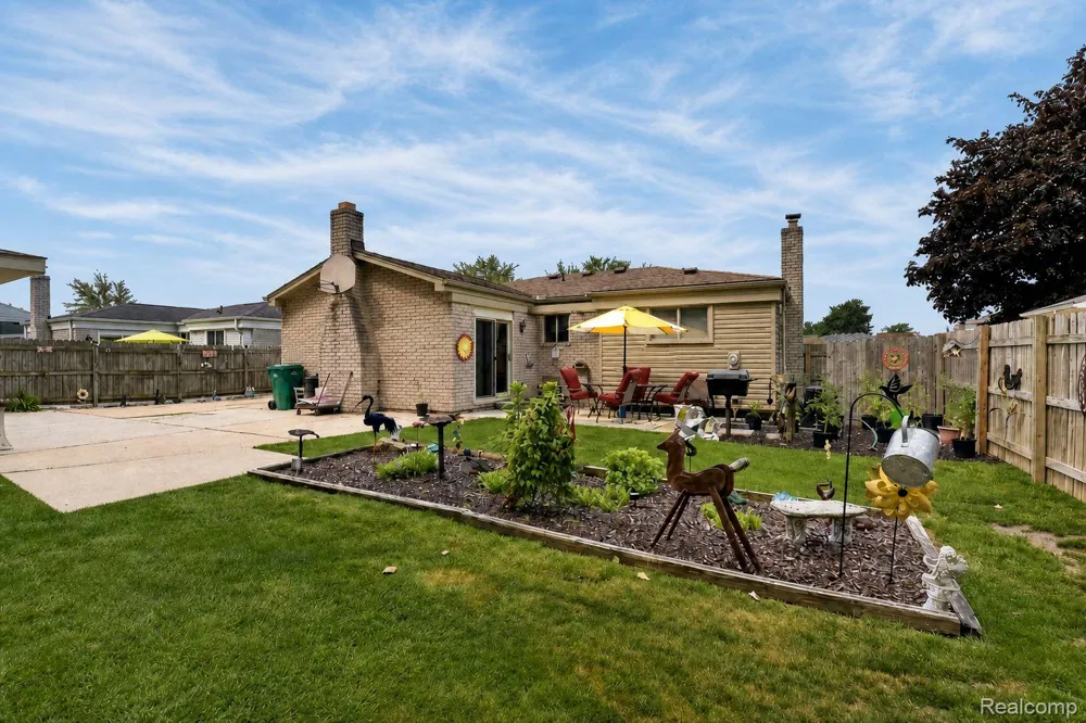 27241 Evelyn Avenue Brownstown Charter Township, MI 48183