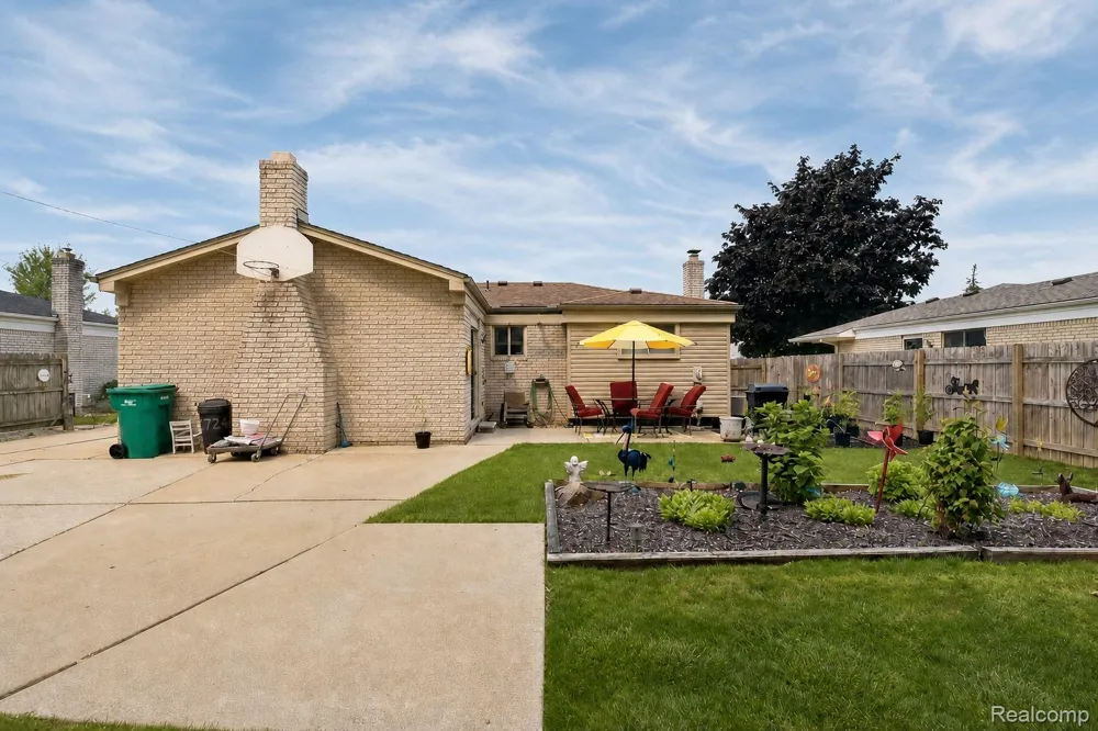 27241 Evelyn Avenue Brownstown Charter Township, MI 48183