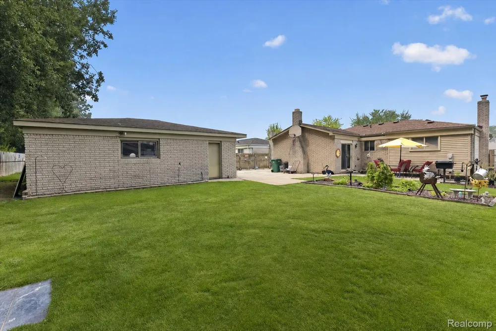 27241 Evelyn Avenue Brownstown Charter Township, MI 48183