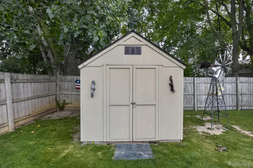 27241 Evelyn Avenue Brownstown Charter Township, MI 48183