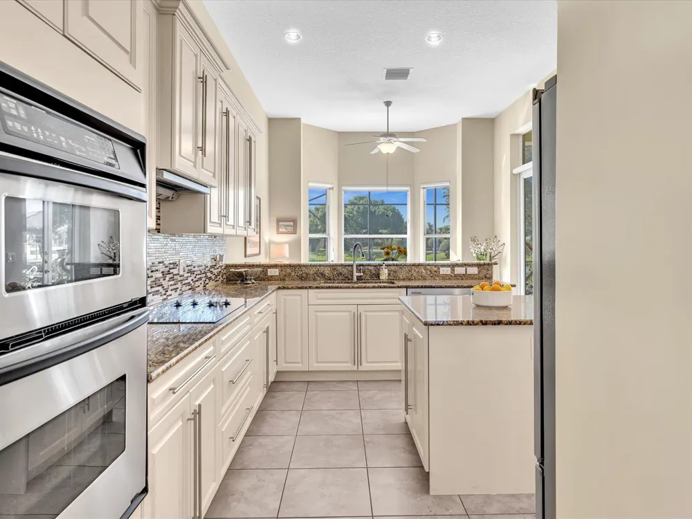 1286 RIVER REACH DRIVE Vero Beach, FL 32967